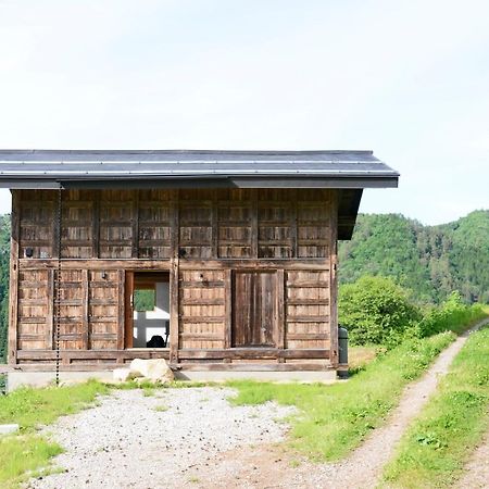 טקיאמה Haku 100-Year-Old Quaint Japanese Style Villa מראה חיצוני תמונה